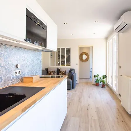 L36 Sea View Terrace 10min Walking To Sea/parking & Ac Apartament